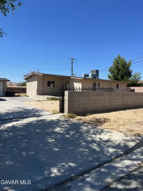 3354 Arthur Ave, Mojave, CA 93501