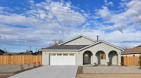 10401 N Loop Blvd, California City, CA 93505