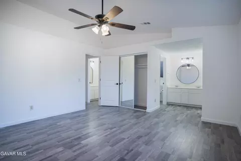 38950 163rd St E, Lake Los Angeles, CA 93591
