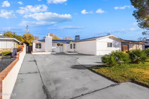 45026 16th St W, Lancaster, CA 93534