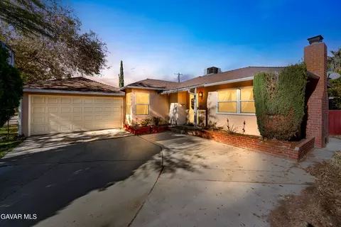 1335 Ivyton St W, Lancaster, CA 93534