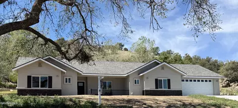 18671 Buckeye Pl, Stallion Springs, CA 93561