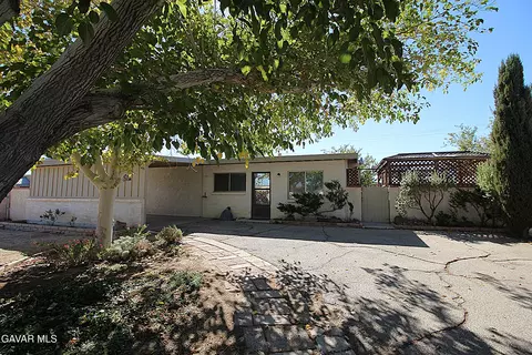 2022 Elm St, Rosamond, CA 93560