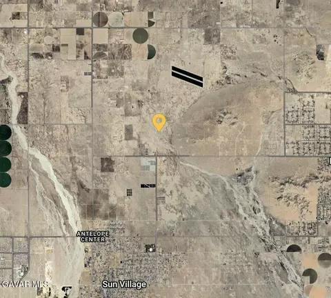 111 Th St Eave N4, Palmdale, CA 93591 photo 4