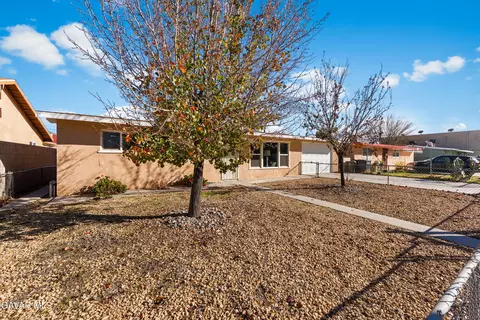Exterior - 38640 Larkin Ave, Palmdale, CA 93550 photo 2 of 9