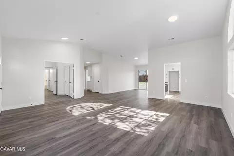 Living - 44232 23rd St W, Lancaster, CA 93536 photo 2 of 8