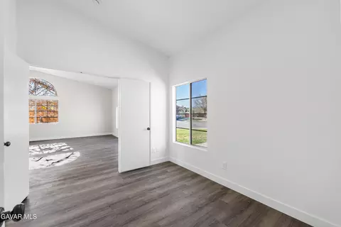 Entry Way - 44232 23rd St W, Lancaster, CA 93536 photo 1 of 1
