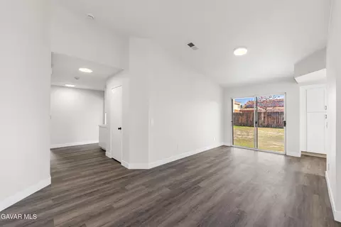 Living - 44232 23rd St W, Lancaster, CA 93536 photo 6 of 8