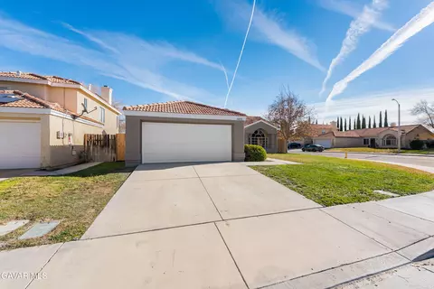 Exterior - 44232 23rd St W, Lancaster, CA 93536 photo 2 of 7