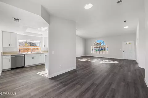 Living - 44232 23rd St W, Lancaster, CA 93536 photo 8 of 8