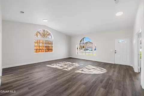 Living - 44232 23rd St W, Lancaster, CA 93536 photo 5 of 8
