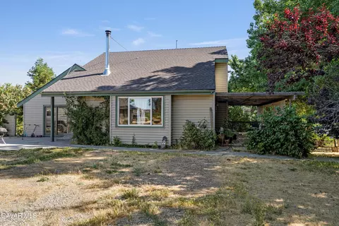 24750 Flatiron Ct, Tehachapi, CA 93561