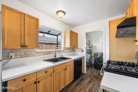 45323 Andale Ave, Lancaster, CA 93535