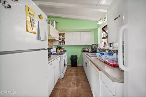 Kitchen - 2005 Norberry St W, Lancaster, CA 93536 photo 1 of 2