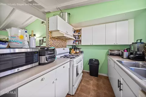 Kitchen - 2005 Norberry St W, Lancaster, CA 93536 photo 2 of 2