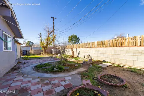 Exterior - 2005 Norberry St W, Lancaster, CA 93536 photo 3 of 3