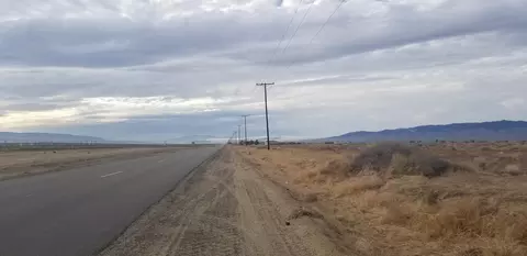 W Ave A, Rosamond, CA 93560 photo 5
