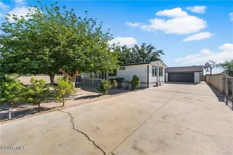 2465 55th St W, Rosamond, CA 93560