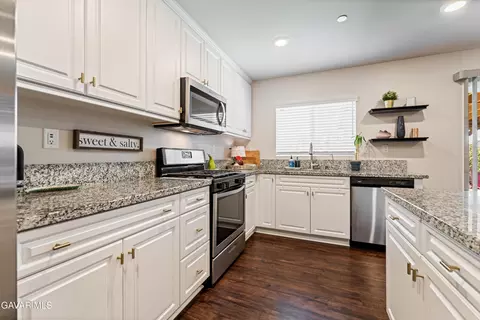 Kitchen - 44739 Aspen St, Lancaster, CA 93535 photo 1 of 1