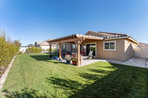 Exterior - 44739 Aspen St, Lancaster, CA 93535 photo 2 of 4
