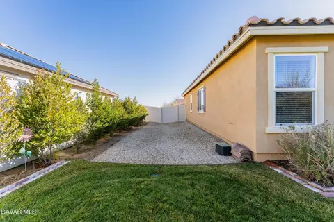 Exterior - 44739 Aspen St, Lancaster, CA 93535 photo 3 of 4