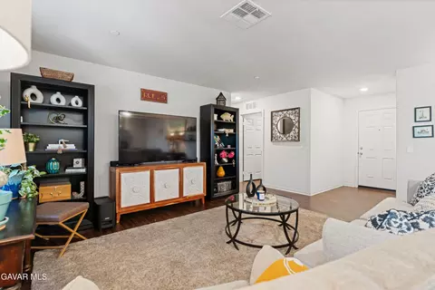 Living - 44739 Aspen St, Lancaster, CA 93535 photo 2 of 2