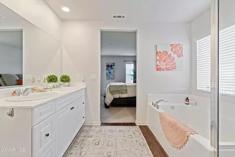 Bath - 44739 Aspen St, Lancaster, CA 93535 photo 1 of 3