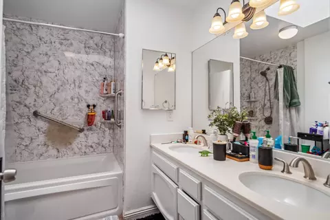 Bath - 1335 Samra Ave, Lancaster, CA 93535 photo 1 of 2