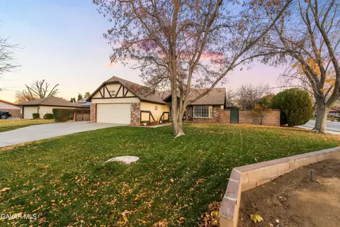 42902 Sachs Dr, Lancaster, CA 93536 photo 5