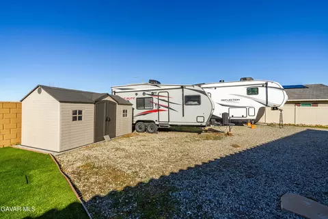Exterior - 44527 Freer Way, Lancaster, CA 93536 photo 13 of 14