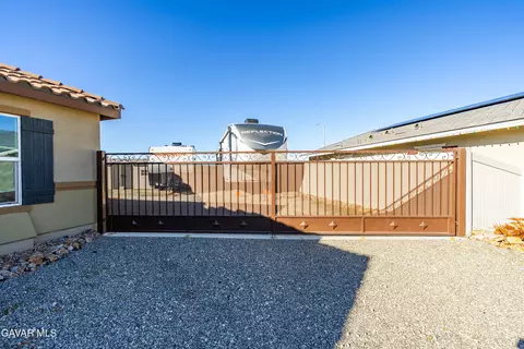 Exterior - 44527 Freer Way, Lancaster, CA 93536 photo 2 of 14