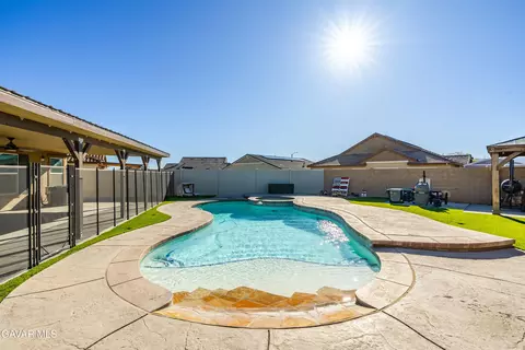 Exterior - 44527 Freer Way, Lancaster, CA 93536 photo 7 of 14