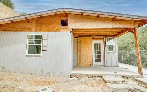 12055 Kagel Canyon Rd, Sylmar, CA 91342