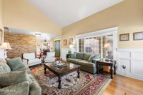Living - 44003 7th St E, Lancaster, CA 93535 photo 3 of 5