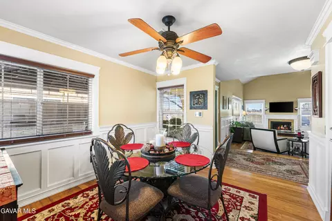Dining - 44003 7th St E, Lancaster, CA 93535 photo 3 of 7