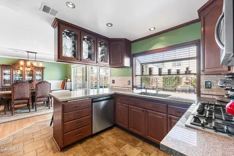 Kitchen - 44003 7th St E, Lancaster, CA 93535 photo 6 of 7
