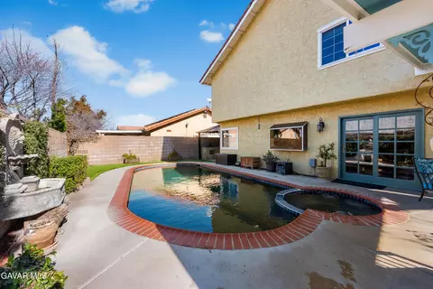 Exterior - 44003 7th St E, Lancaster, CA 93535 photo 10 of 11