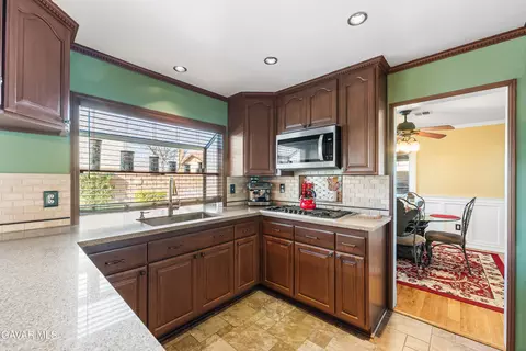 Kitchen - 44003 7th St E, Lancaster, CA 93535 photo 4 of 7