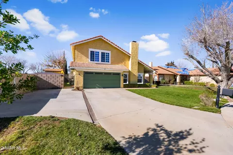 Exterior - 44003 7th St E, Lancaster, CA 93535 photo 2 of 11