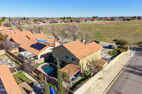View/Area - 44003 7th St E, Lancaster, CA 93535 photo 5 of 7