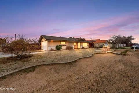 8260 Greenwood Ave, California City, CA 93505