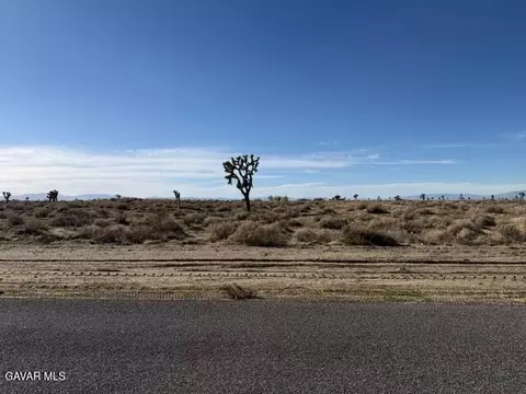 120 Th St East Vic Ave H4, Lancaster, CA 93535