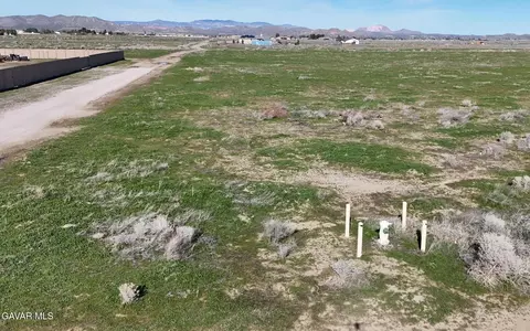 67 Th St W, Lancaster, CA 93536 photo 3