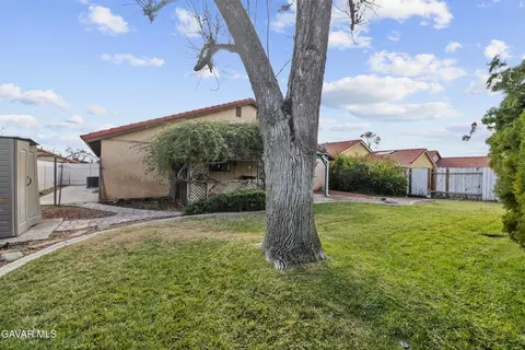 Exterior - 1607 Norberry St E, Lancaster, CA 93535 photo 6 of 6