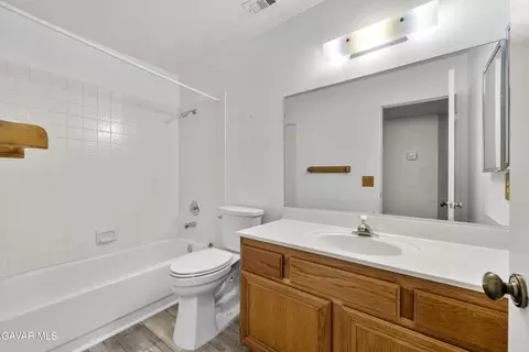 Bath - 1607 Norberry St E, Lancaster, CA 93535 photo 1 of 4