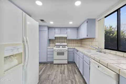 Kitchen - 1607 Norberry St E, Lancaster, CA 93535 photo 1 of 3