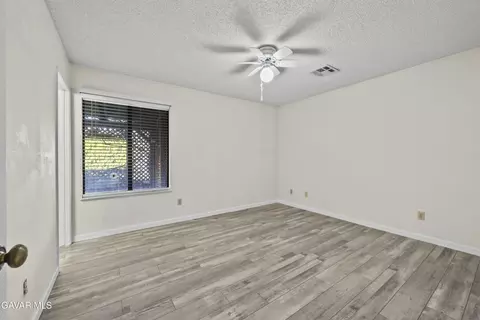 Bedroom - 1607 Norberry St E, Lancaster, CA 93535 photo 5 of 7