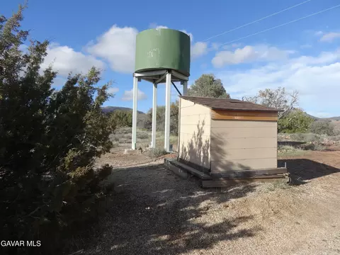 Exterior - 9425 Tanganda Rd, Tehachapi, CA 93561 photo 6 of 6