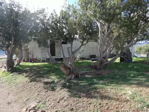 Exterior - 9425 Tanganda Rd, Tehachapi, CA 93561 photo 5 of 6