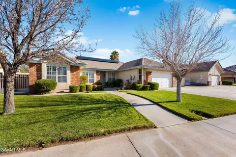 43648 Colony Dr, Lancaster, CA 93536